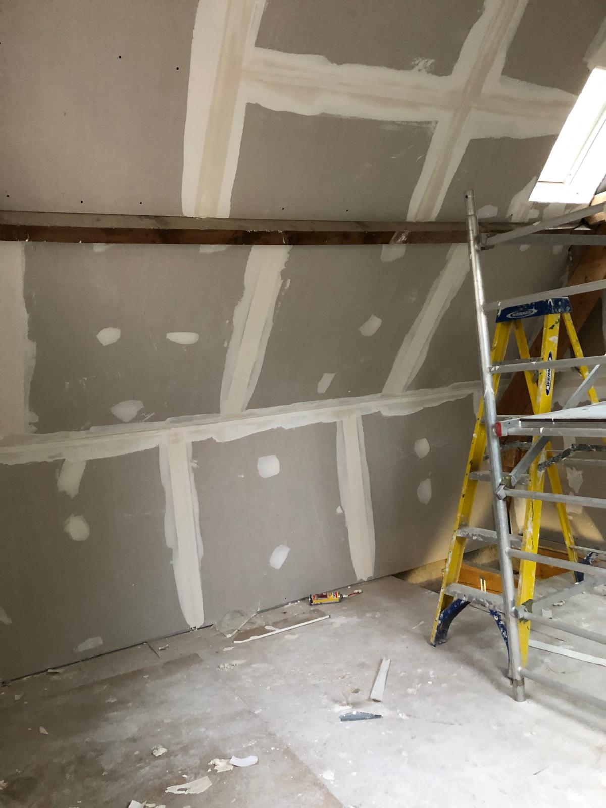 Proceso de la obra de un ático por Reformas y Pinturas Alannita