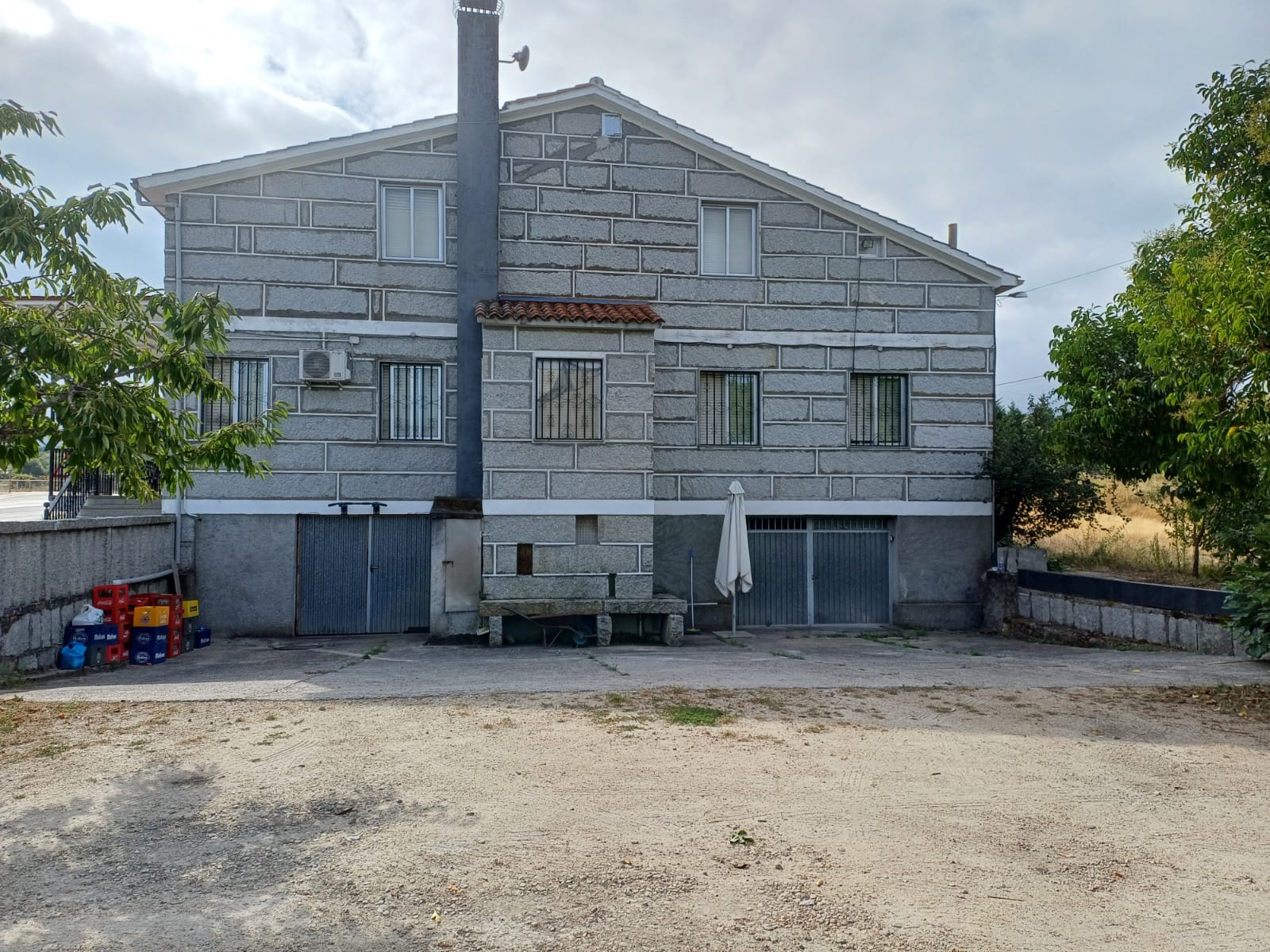 Obra rehabilitación de fachada de Novo Sequeiros por ReformasyPinturas Alannita