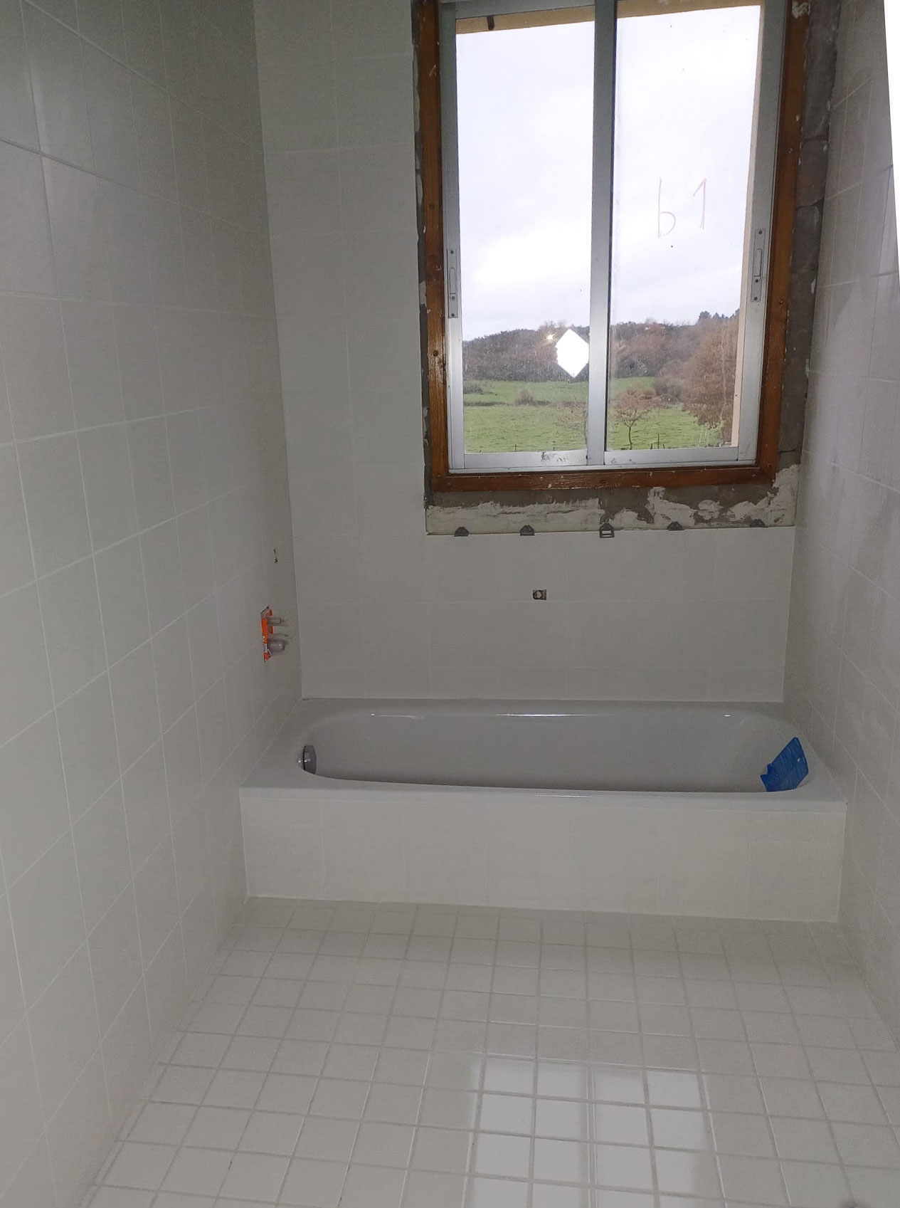 Proceso de la reforma del baño de una casa completa de Reformas y Pinturas Alannita