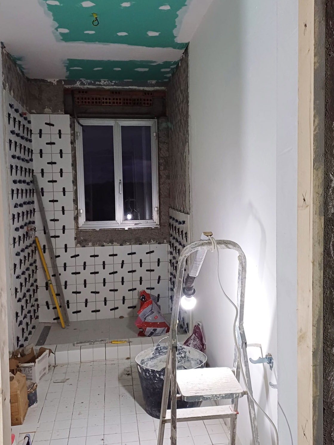 Proceso de la reforma del baño de una casa completa de Reformas y Pinturas Alannita